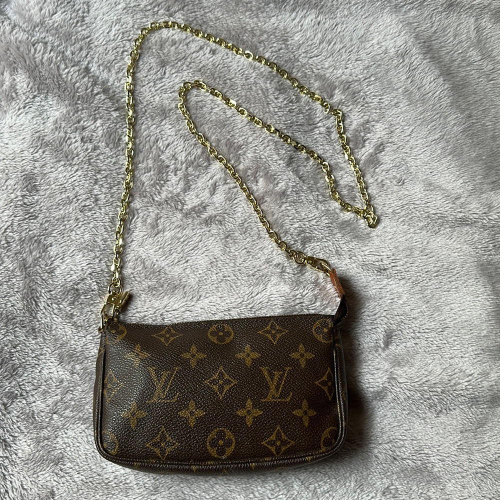 🔥🔥🔥Authentic Louis Vuitton Clutch Pouch Crossbody Bag - Picture 5 of 16